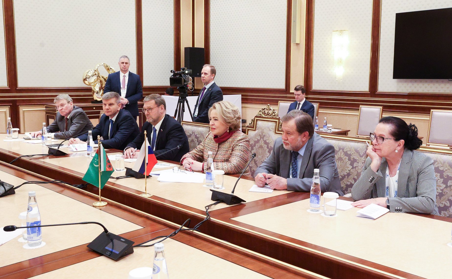 Председатель Совета Федерации Валентина Матвиенко встретилась с Председателем Меджлиса Туркменистана Дуньягозель Гулмановой