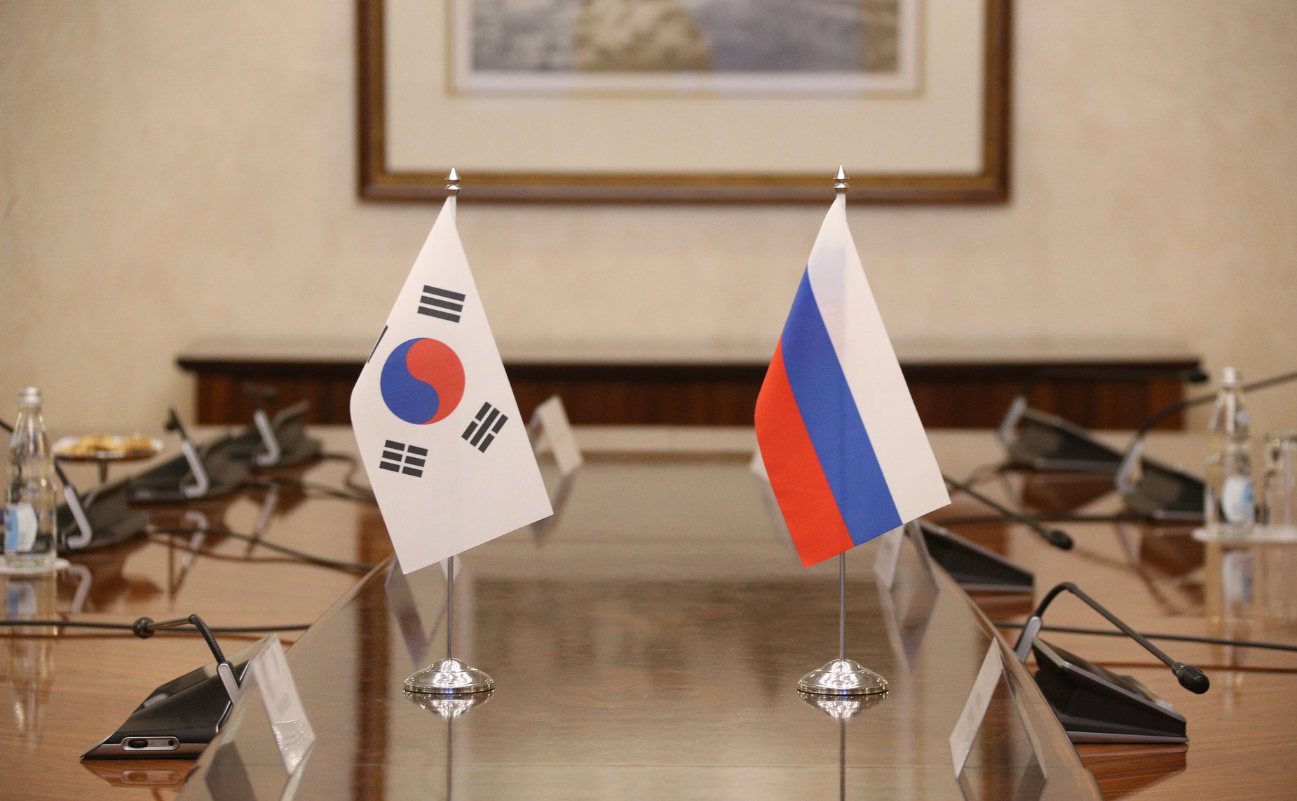 Встреча заместителя Председателя Совета Федерации Константина Косачева с Министром иностранных дел Республики Корея Чон Ый Ёном