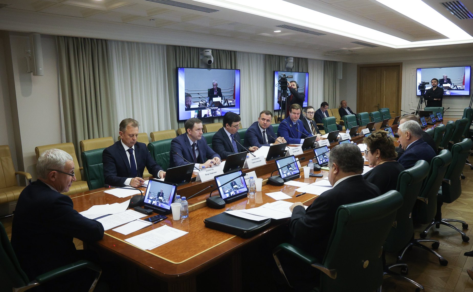 Заседание Комиссии СФ по защите государственного суверенитета и предотвращению вмешательства во внутренние дела Российской Федерации