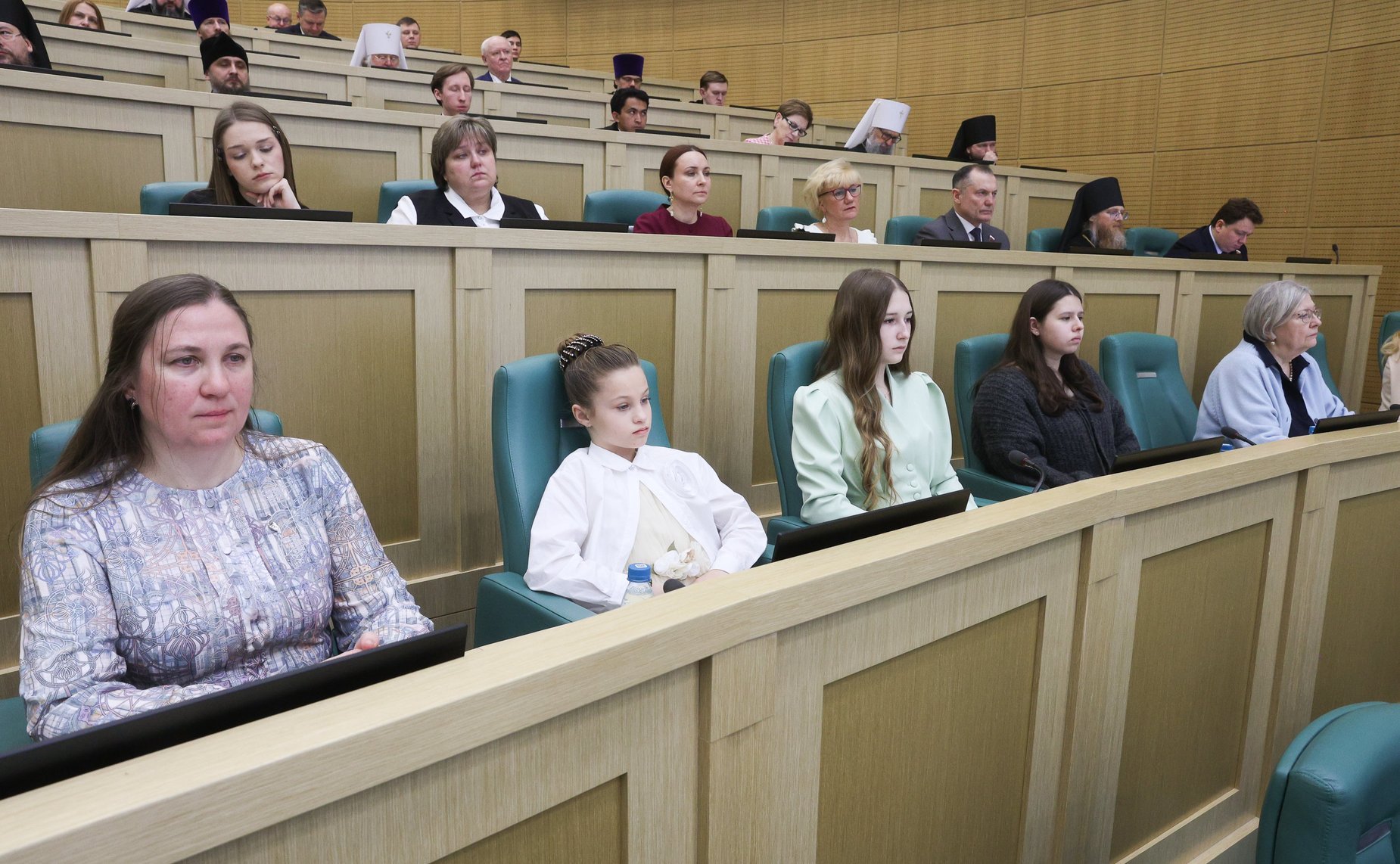 Пленарное заседание XIV Рождественских парламентских встреч