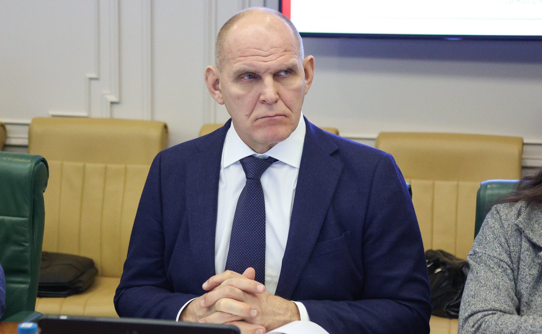 Александр Карелин