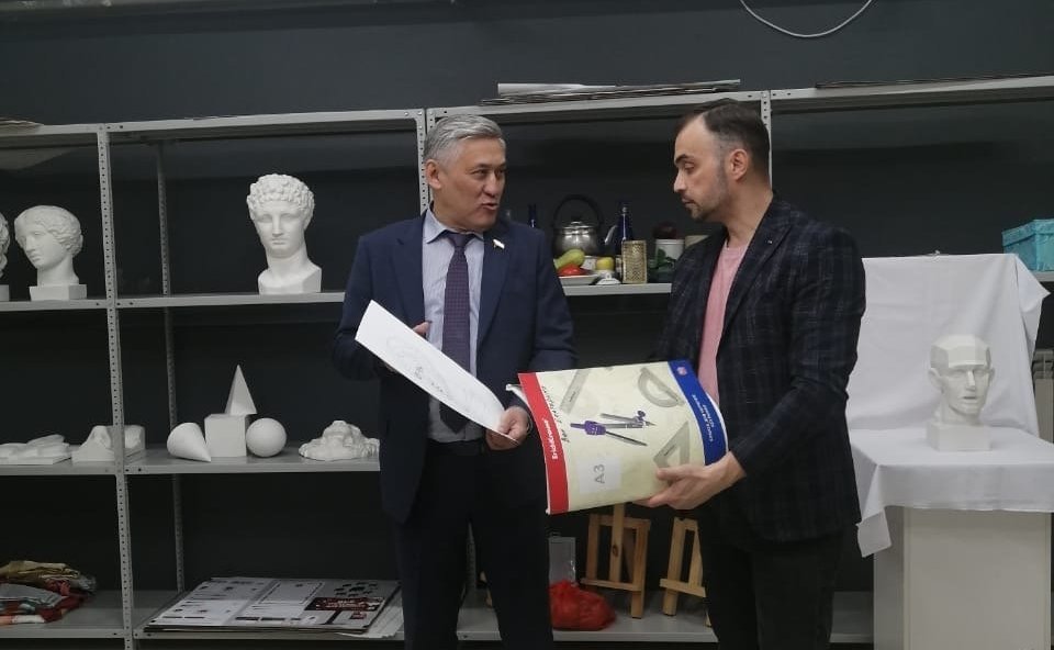 Юрий Валяев в рамках работы на региональной неделе посетил «Детский технопарк «Кванториум»