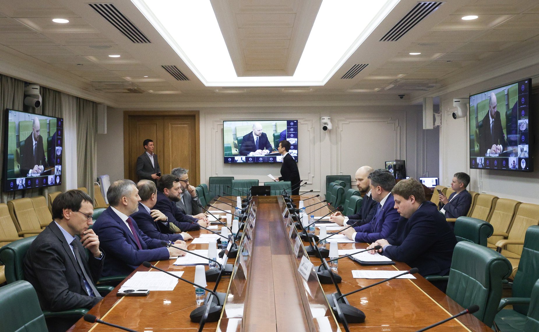 Совещание Комитета Совета Федерации по экономической политике «О государственных мерах поддержки станкоинструментальной промышленности и реализации национального проекта «Средства производства и автоматизации»»