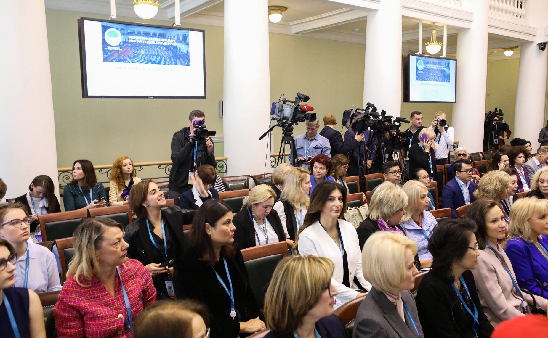 Петербургская встреча – открытое заседание «Женской двадцатки» в рамках Второго Евразийского женского форума