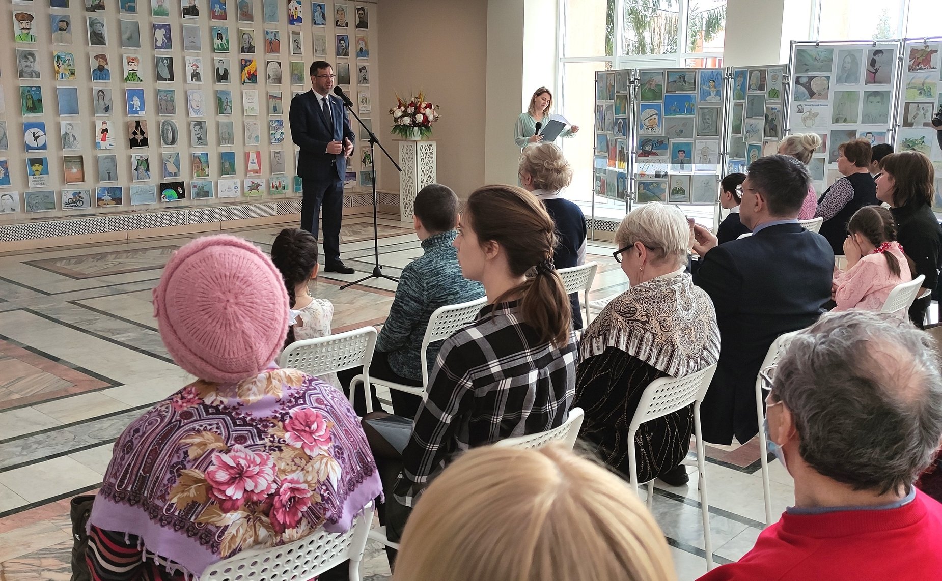 Николай Владимиров вручил награды участникам конкурса рисунков, инициированного Советом Федерации