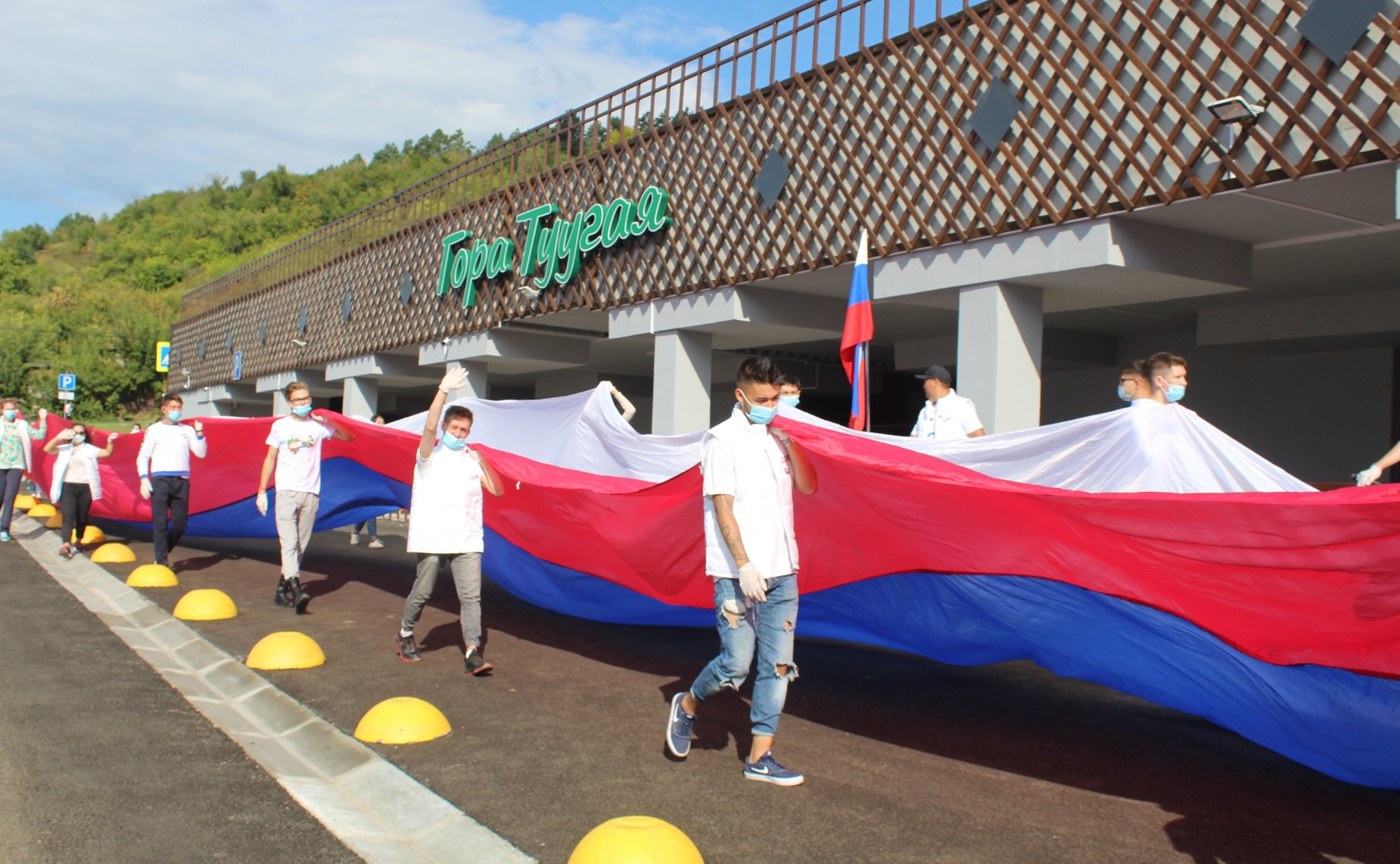 Торжества в Республике Алтай, посвященные празднованию Дня Государственного флага России