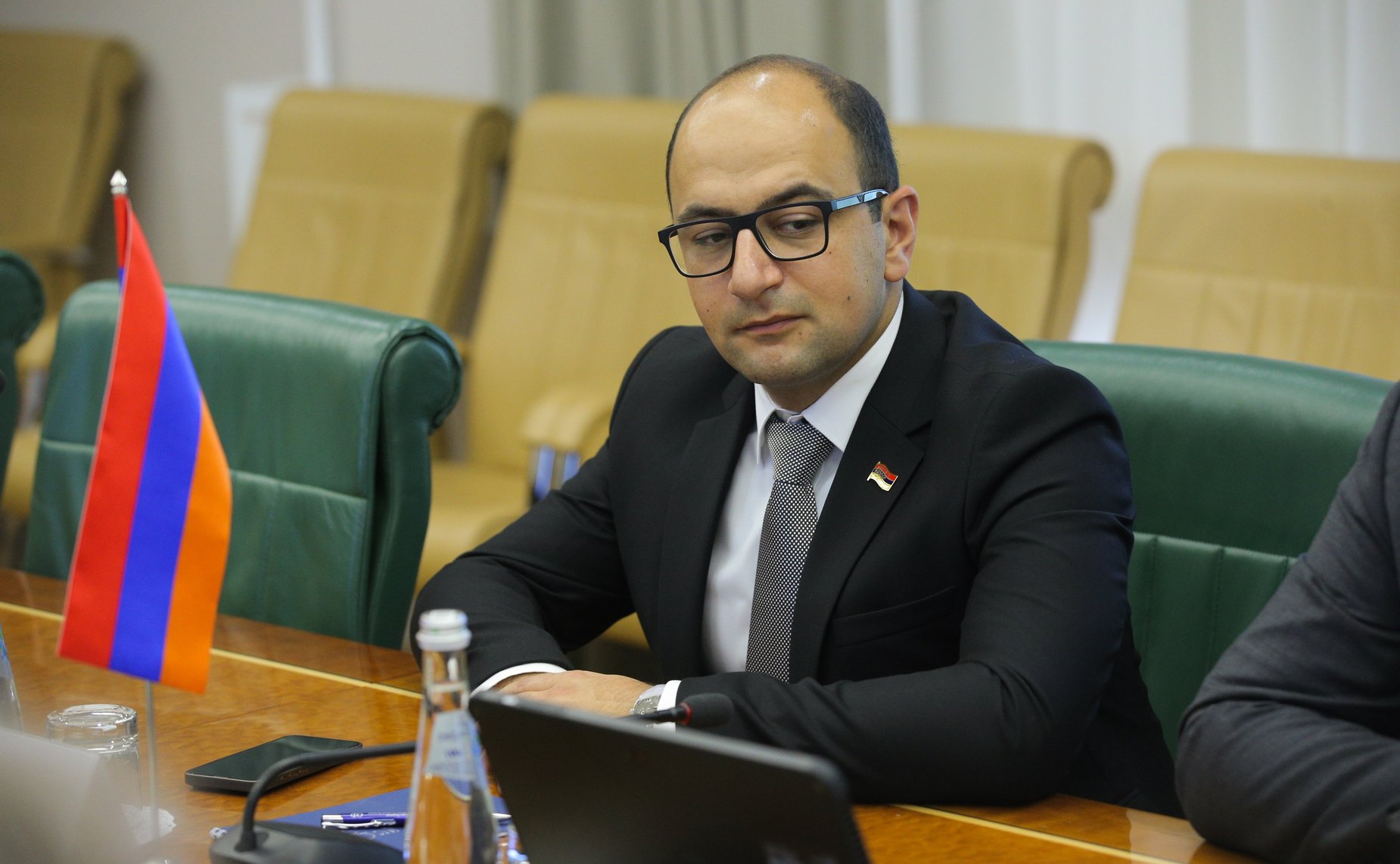 Константин Косачев провел встречу с делегацией Республиканской партии Армении во главе с заместителем председателя партии Арменом Ашотяном