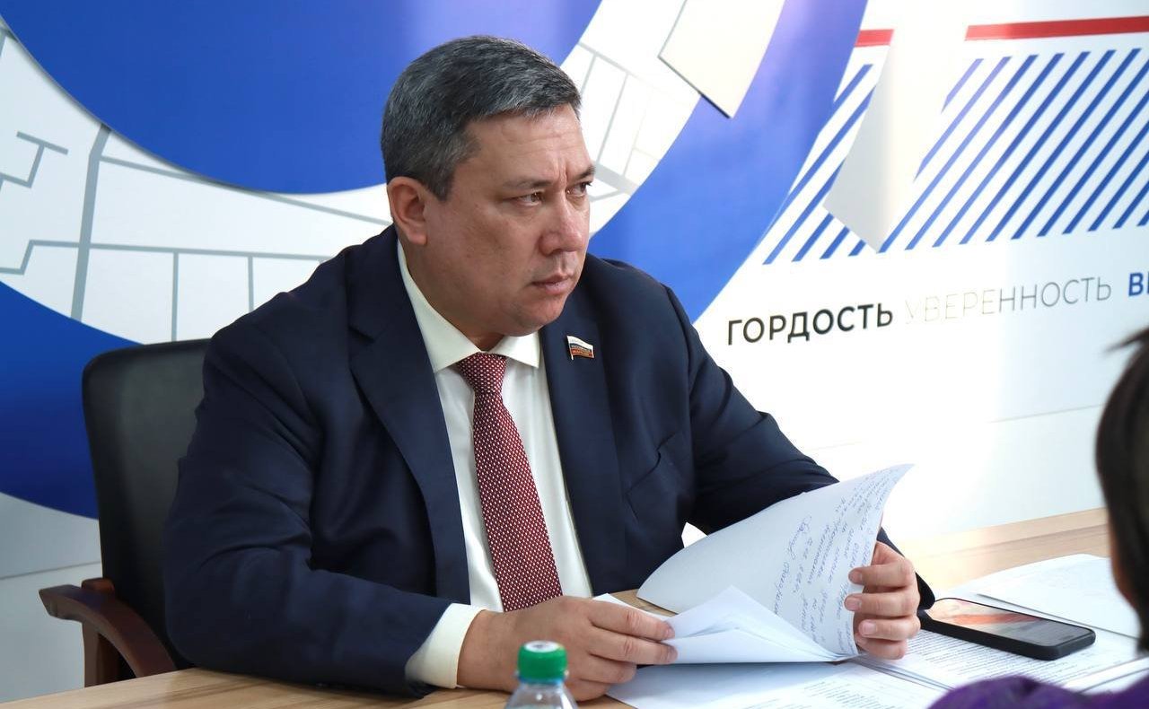 Владимир Полетаев в ходе региональной недели провел ряд встреч, а также прием граждан