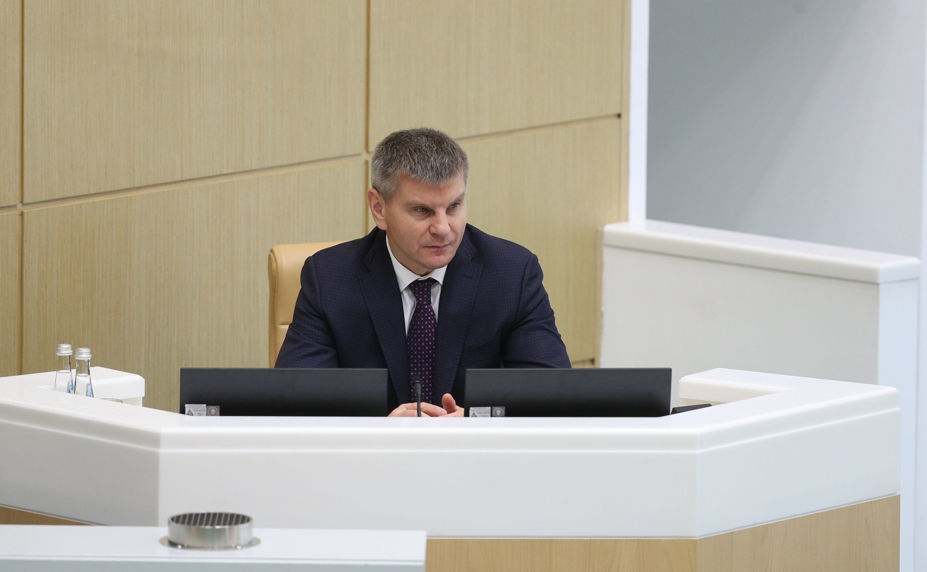 Геннадий Голов