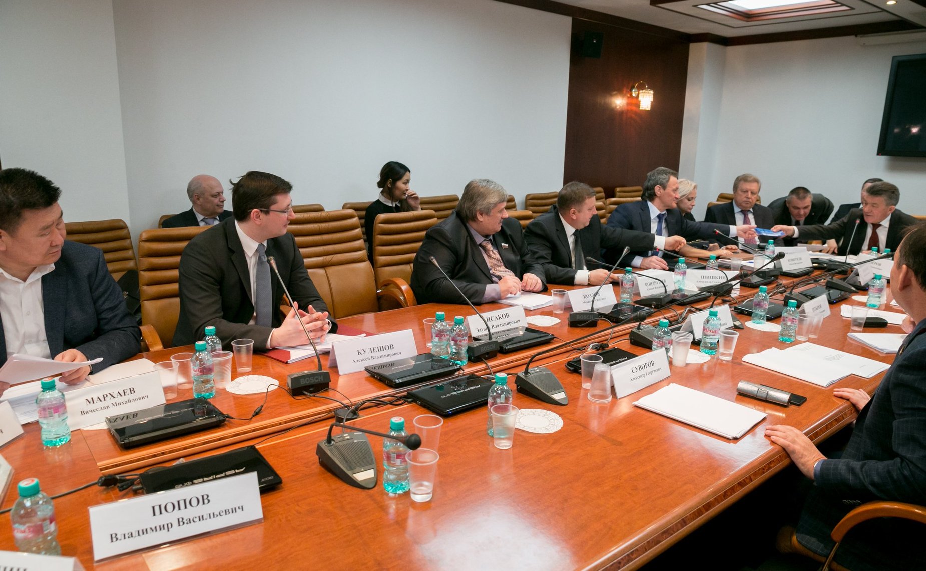 Заседание «круглого стола», посвященное реализации Закона РФ «Об увековечивании памяти погибших при защите Отечества» в части проведения поисковой работы, захоронения погибших и содержания воинских захоронений»