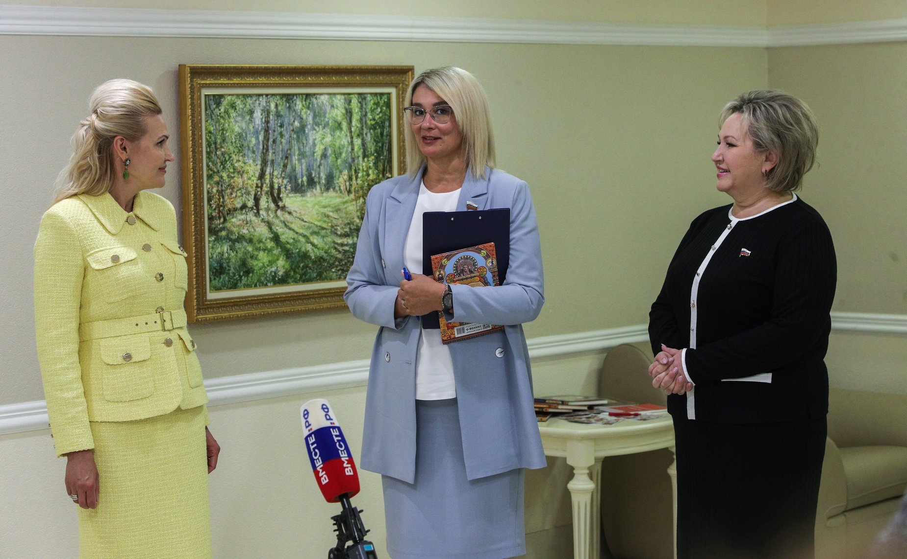 Открытие в Совете Федерации выставки о книжной серии «Удивительная Русь»