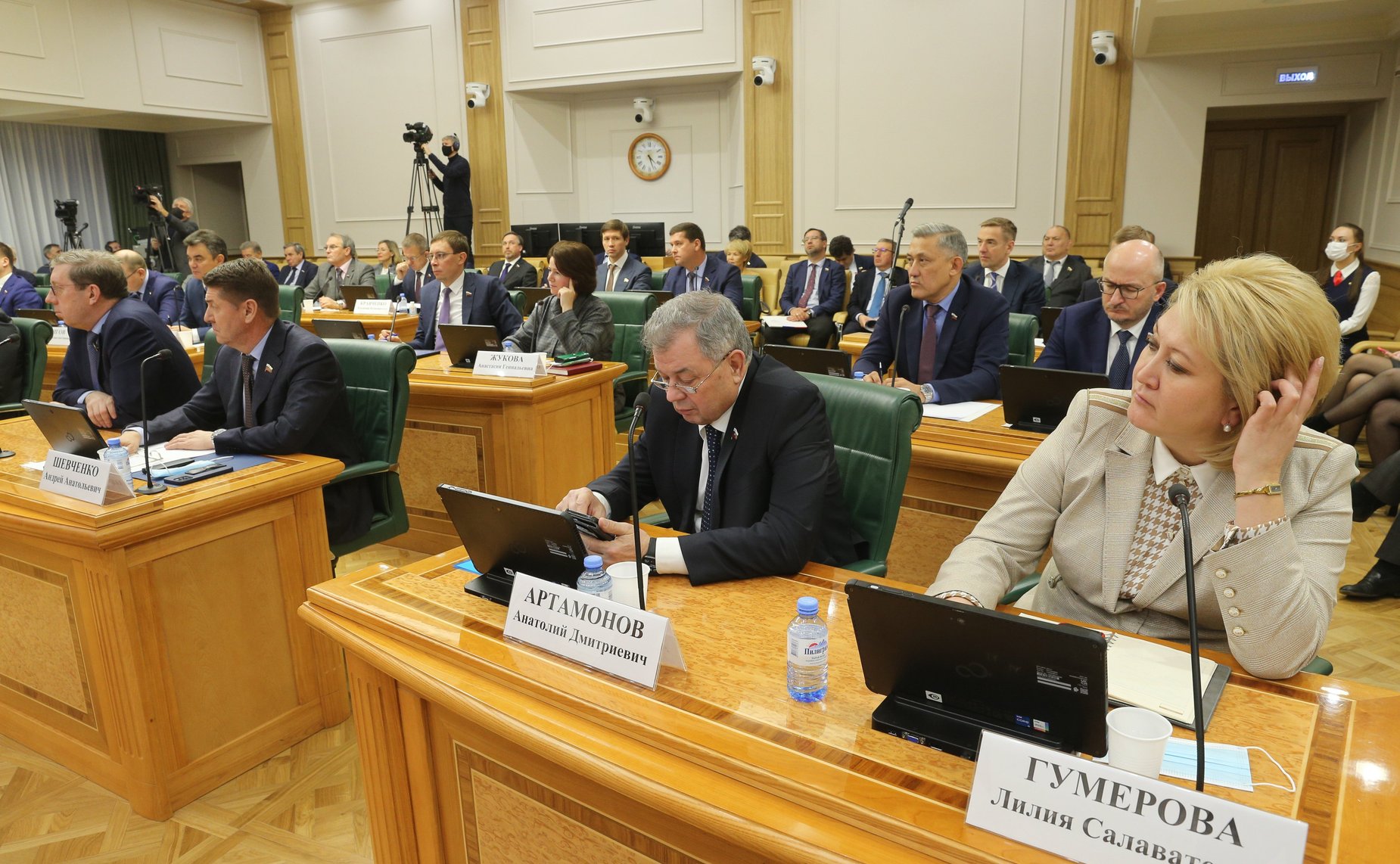 Встреча сенаторов Российской Федерации с Министром промышленности и торговли РФ Денисом Мантуровым в формате «Открытого диалога»