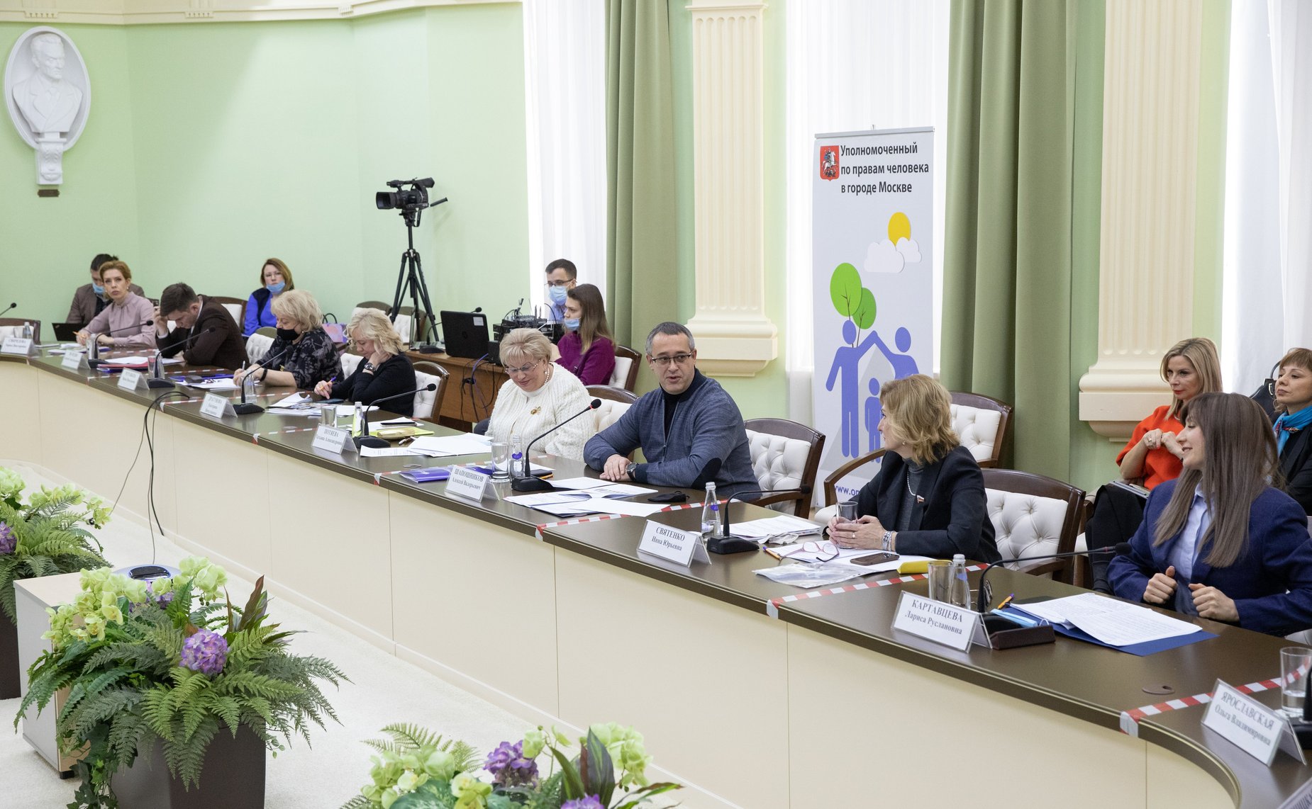 Инна Святенко приняла участие в работе «круглого стола» на тему «Женщины на руководящих позициях: достижение равного будущего в мире COVID-19»