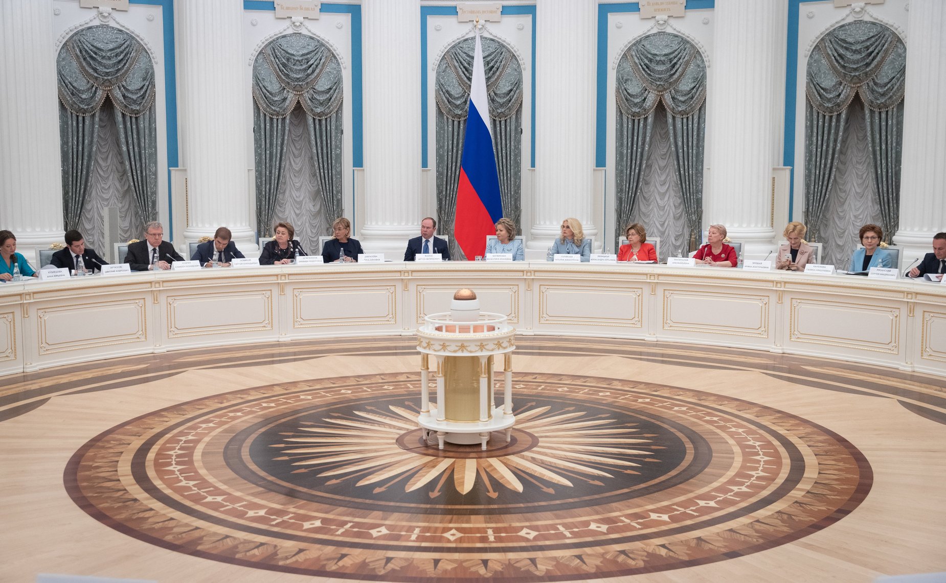 Заседание Совета при Президенте РФ по реализации государственной политики в сфере защиты семьи и детей