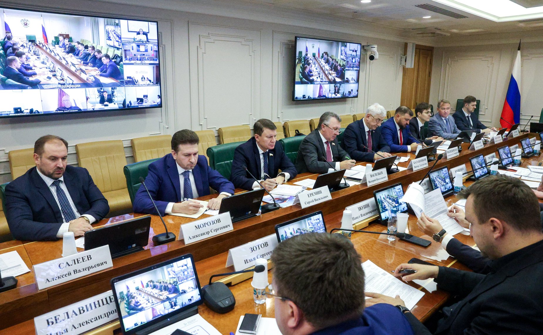 Круглый стол Комитета Совета Федерации по экономической политике «О перспективах обновления инфраструктуры и подвижного состава городского электрического транспорта в субъектах Российской Федерации»