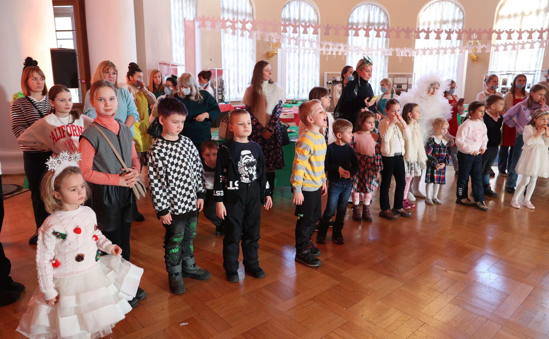 Дети из семей участников специальной военной операции стали гостями праздника «Рождество Христово в Таврическом дворце»