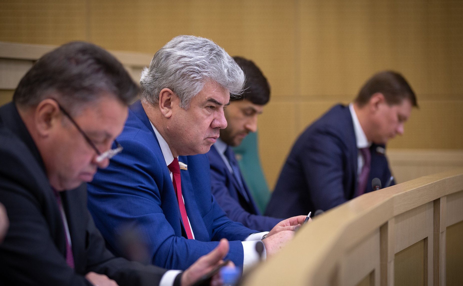 Виктор Бондарев