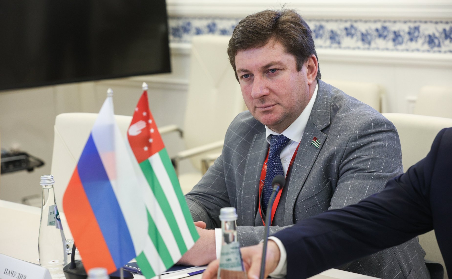 Председатель Комитета СФ по обороне и безопасности Владимир Булавин провёл рабочую встречу с делегацией Парламента Абхазии