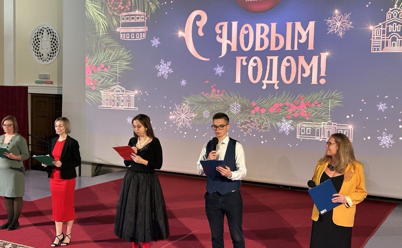 Екатерина Алтабаева вручила Почётную грамоту Совета Федерации Музею-заповеднику героической обороны и освобождения Севастополя