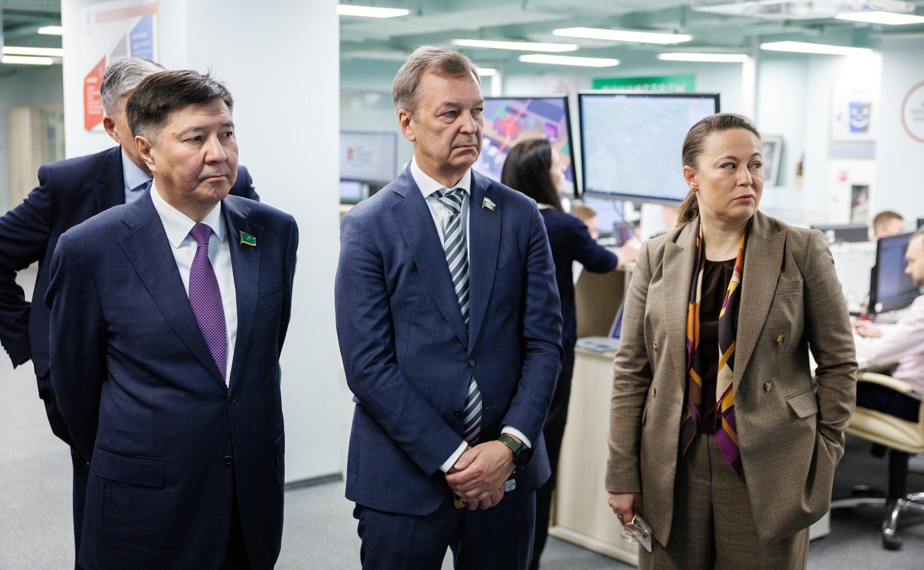 Участники заседания Комиссии по сотрудничеству между Советом Федерации и Сенатом Парламента Республики Казахстан посетили Центр управления регионом