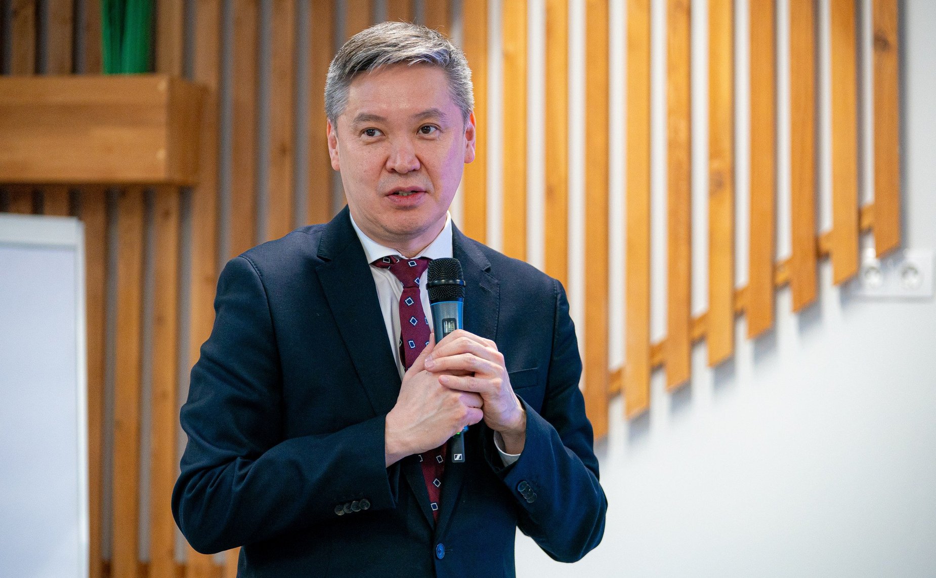 Александр Новьюхов выступил модератором правового семинара-совещания по вопросам защиты прав коренных малочисленных народов Российской Федерации