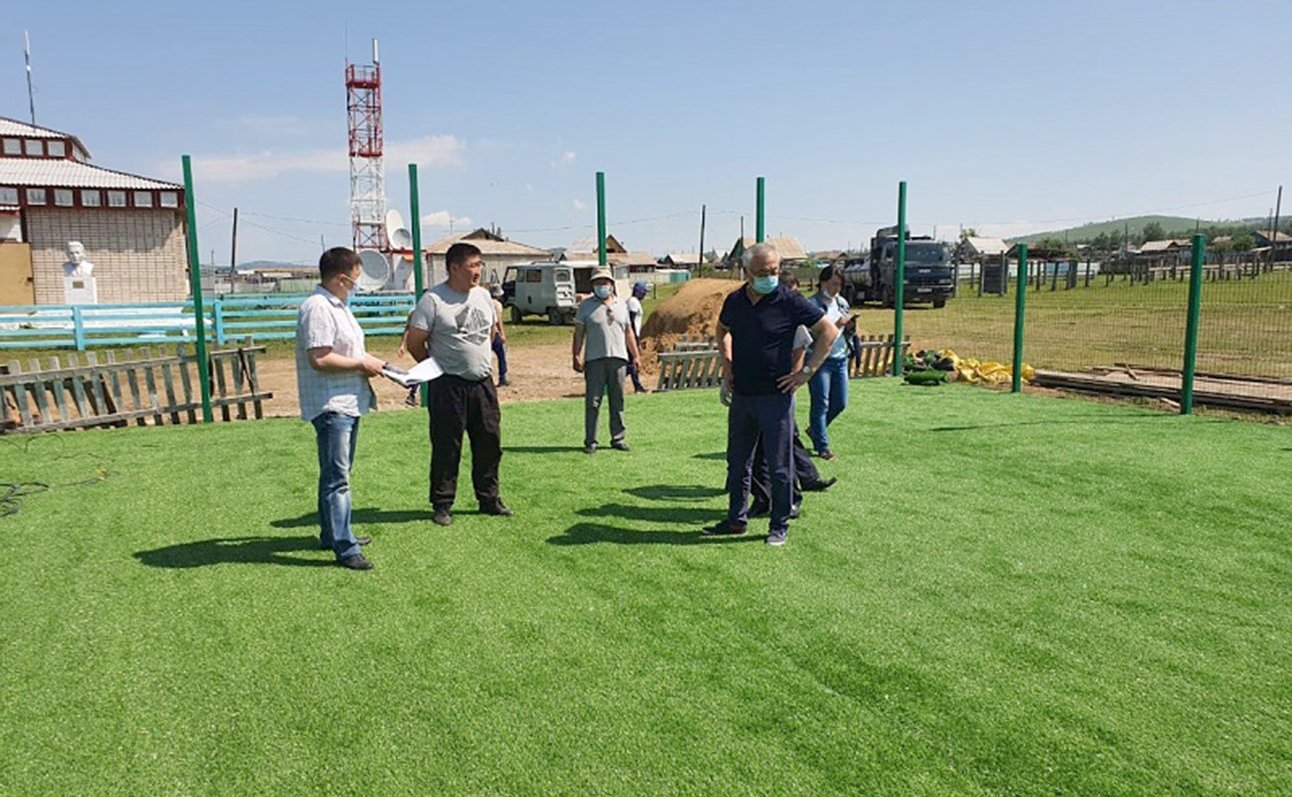 Баир Жамсуев ознакомился с ходом ремонтных и строительных работ в Агинском Бурятском округе Забайкальского края