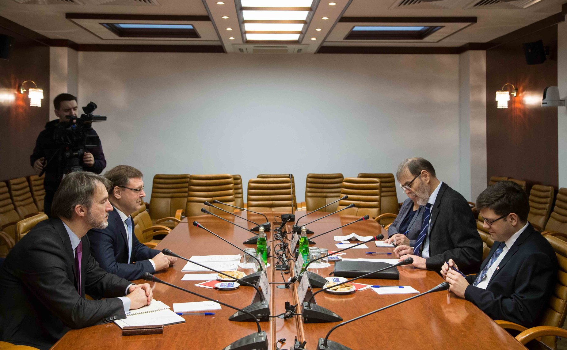 Встреча председателя Комитета СФ по международным делам Константина Косачева с Чрезвычайным и Полномочным Послом Норвегии в РФ Лейдульвом Намтведтом