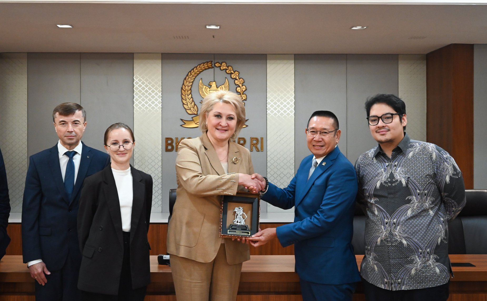 Сенаторы провели переговоры с Равиндрой Аирлангой и председателем Группы дружбы Совета народных представителей Республики Индонезии с нижней палатой российского парламента Вихади Виджаянто