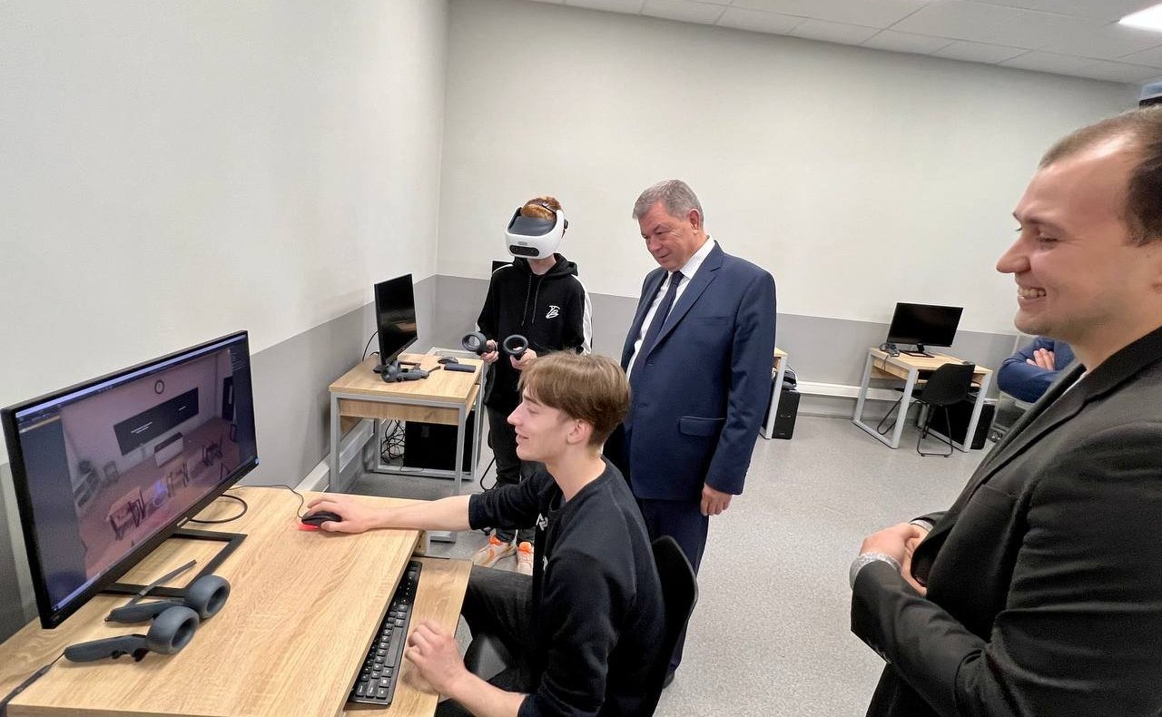 Анатолий Артамонов принял участие в совещании по возрождению в Калужской области регионального отделения «Российских студенческих отрядов»