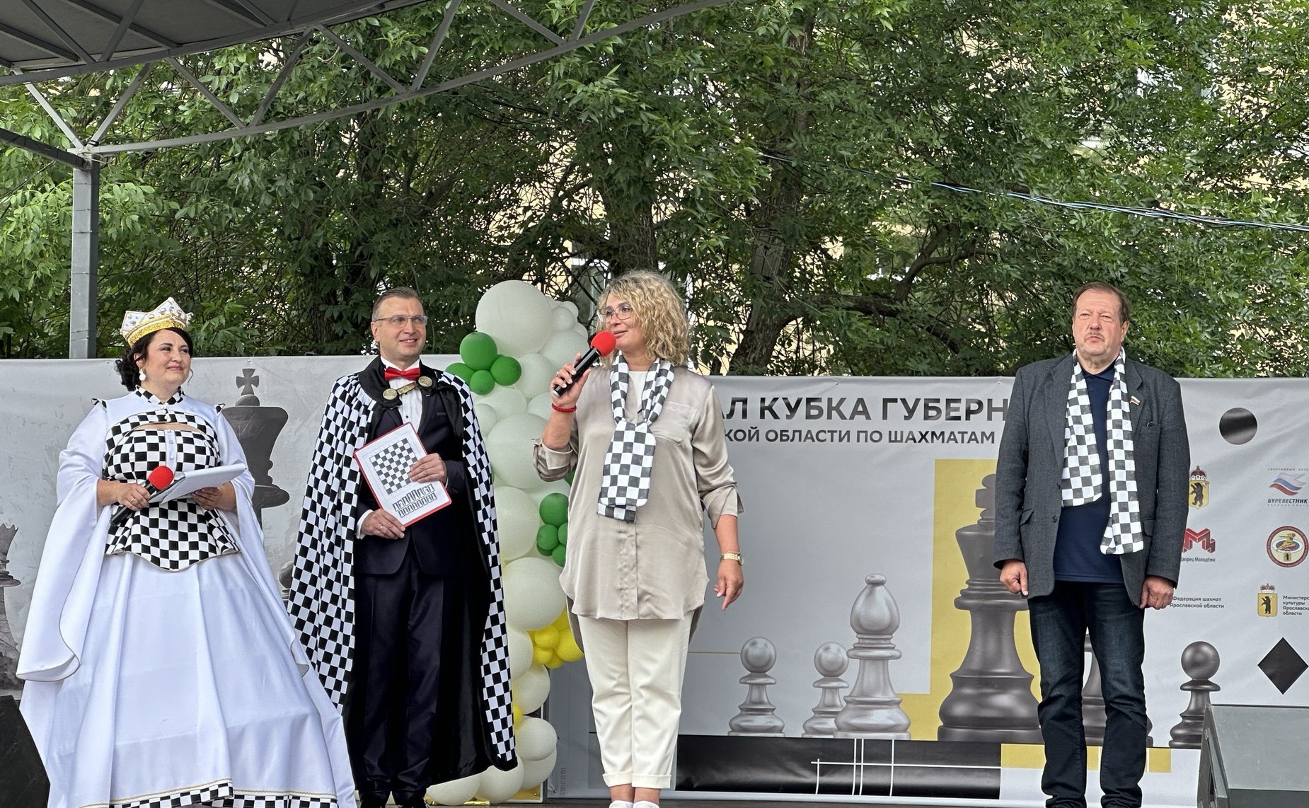 Сенаторы РФ приняли участие в открытии шахматного фестиваля в городе Данилове