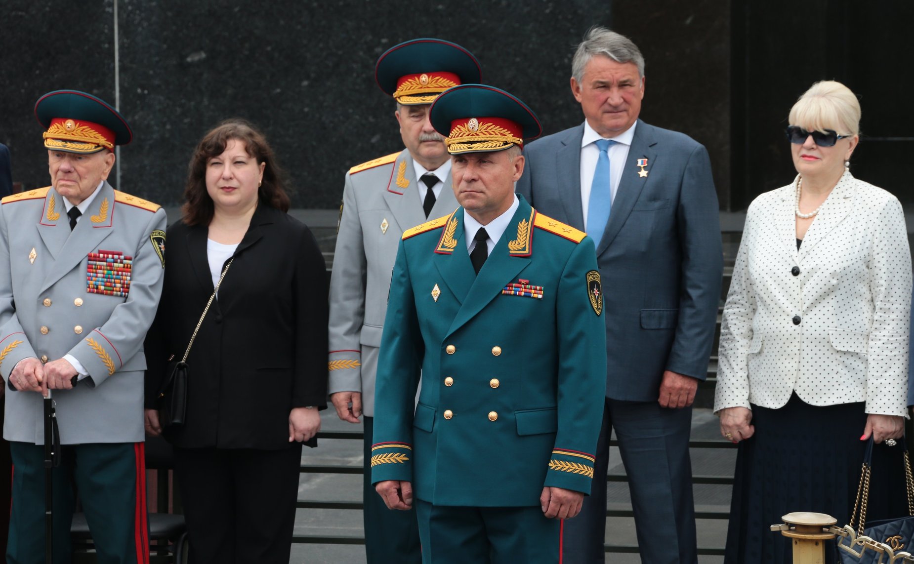 Ю. Воробьев принял участие в церемонии вручения дипломов выпускникам вузов МЧС