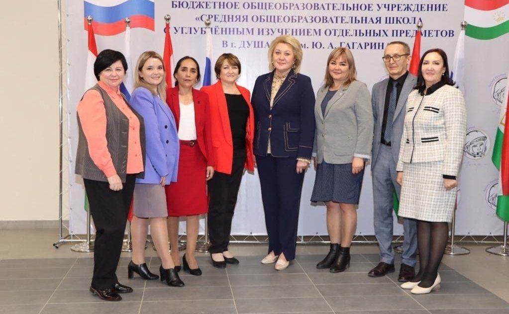 Сенаторы РФ в ходе визита делегации Совета Федерации в Республику Таджикистан посетили общеобразовательную школу