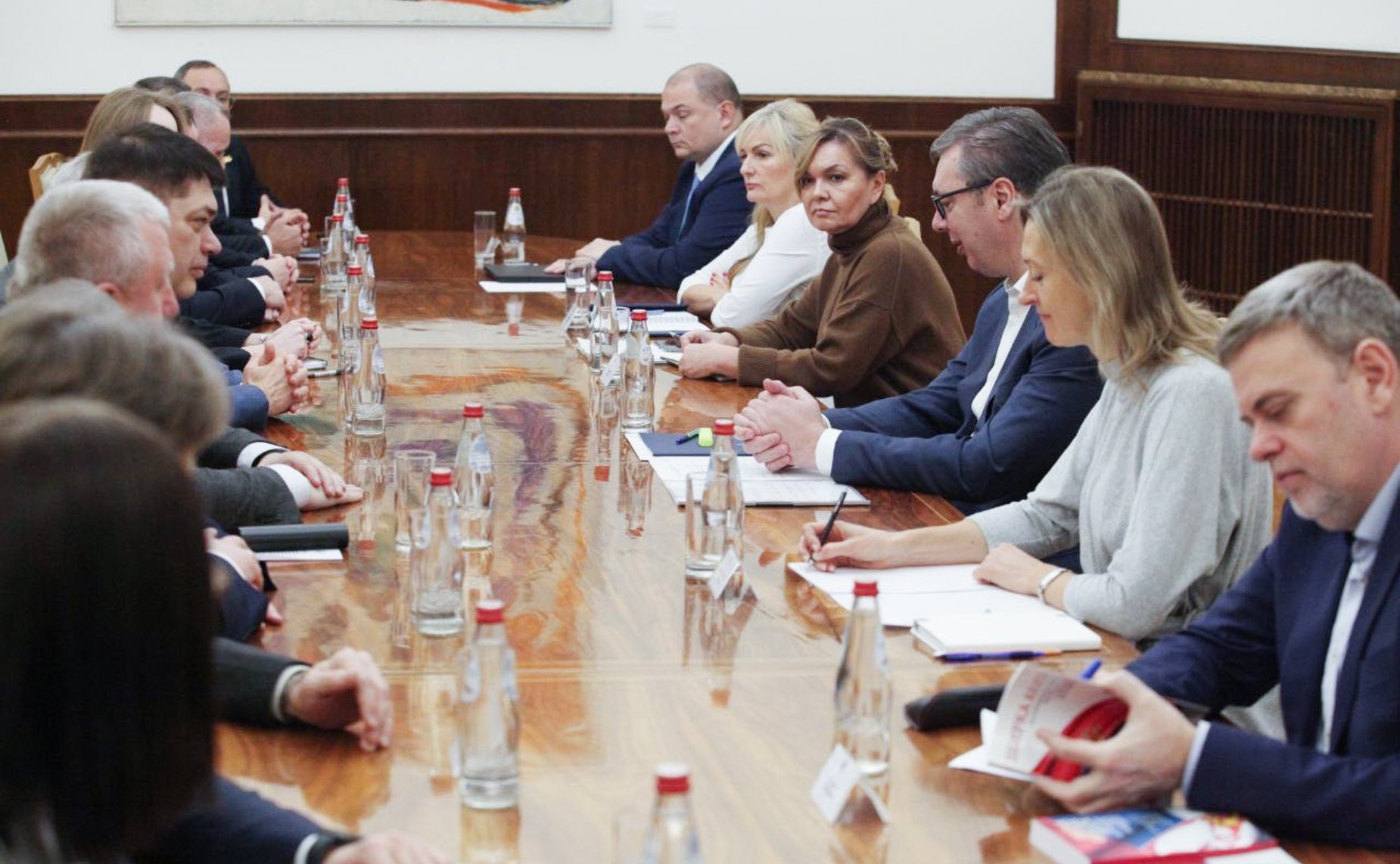 Сенаторы РФ приняли участие в наблюдении за парламентскими выборами в Сербии