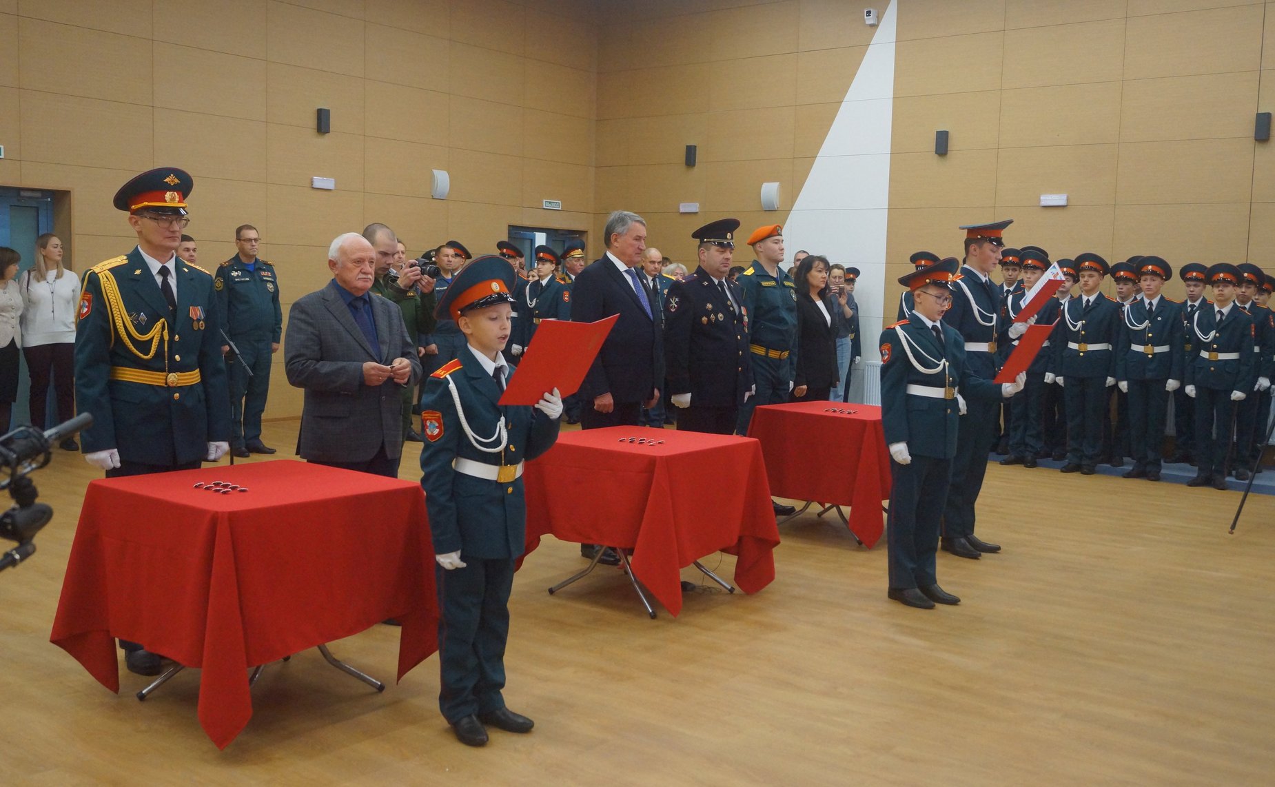 Церемония посвящения в кадеты прошла в образовательном центре — кадетской школе «Корабелы Прионежья»