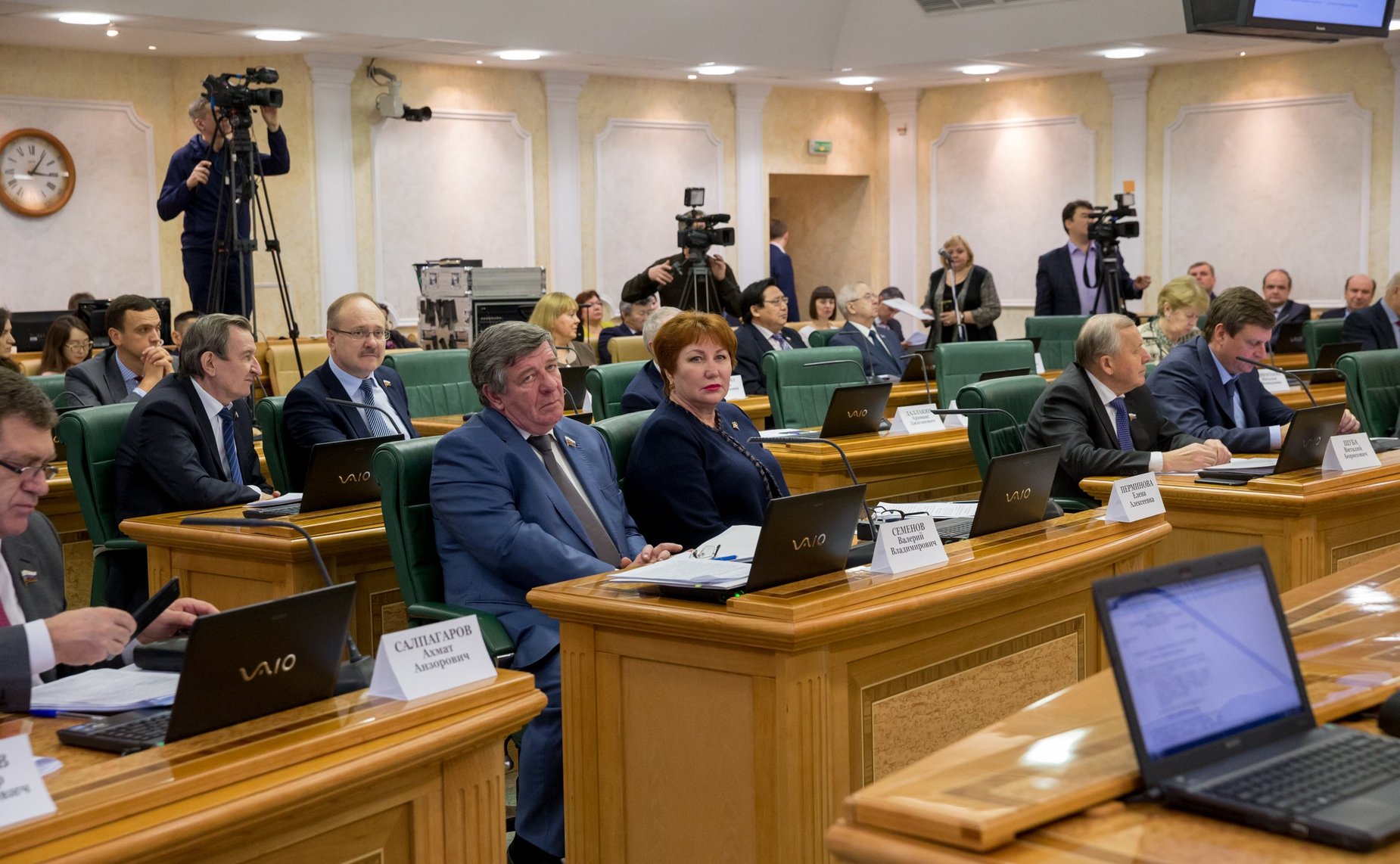 Заседание Комитета СФ по бюджету и финансовым рынкам с участием представителей власти Якутии