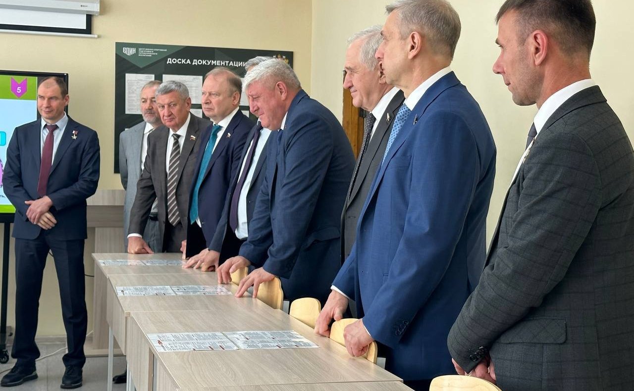 В рамках выездного заседания Комитета СФ по обороне и безопасности сенаторы посетили Центр военно-спортивной подготовки ВОИН