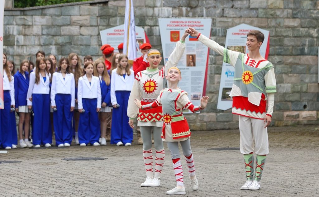 Александр Ролик совместно с Губернатором Приморья Олегом Кожемяко принял участие в торжественной церемонии открытия филиала Всероссийского детского центра «Океан» — Центра воспитательных технологий «Маяк»