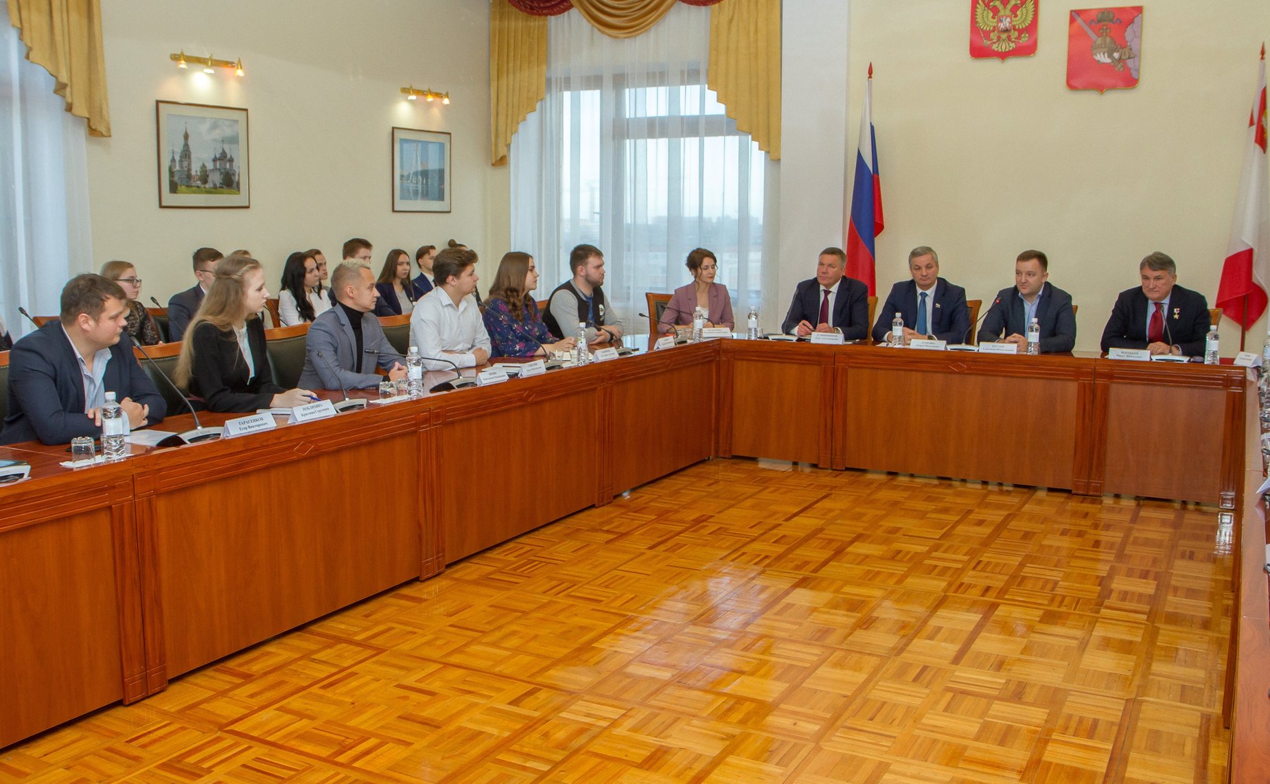 Заседание Дискуссионного клуба при Молодежном парламенте Вологодской области