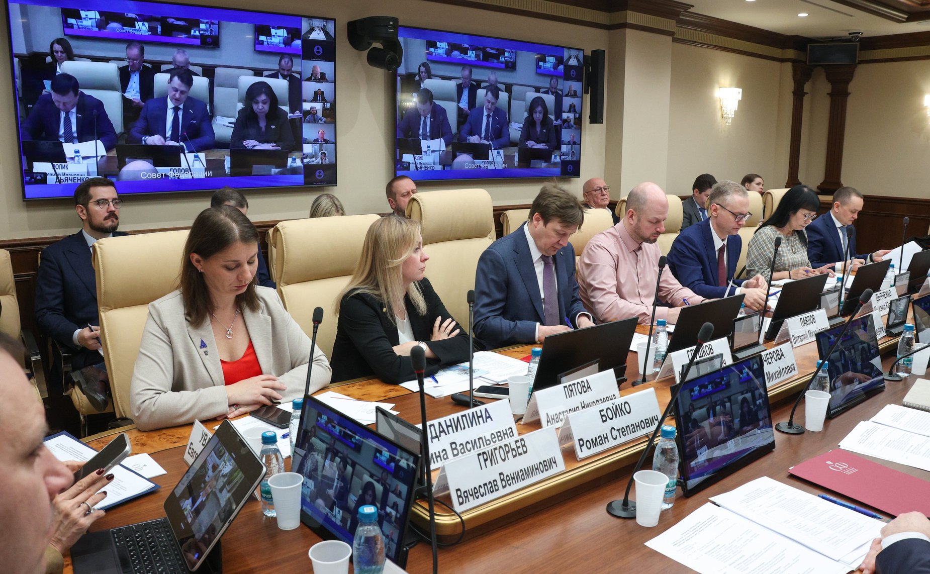 Круглый стол «Планирование развития социальной инфраструктуры на основе принципа нормативной обеспеченности социальной инфраструктурой в опорных населенных пунктах»