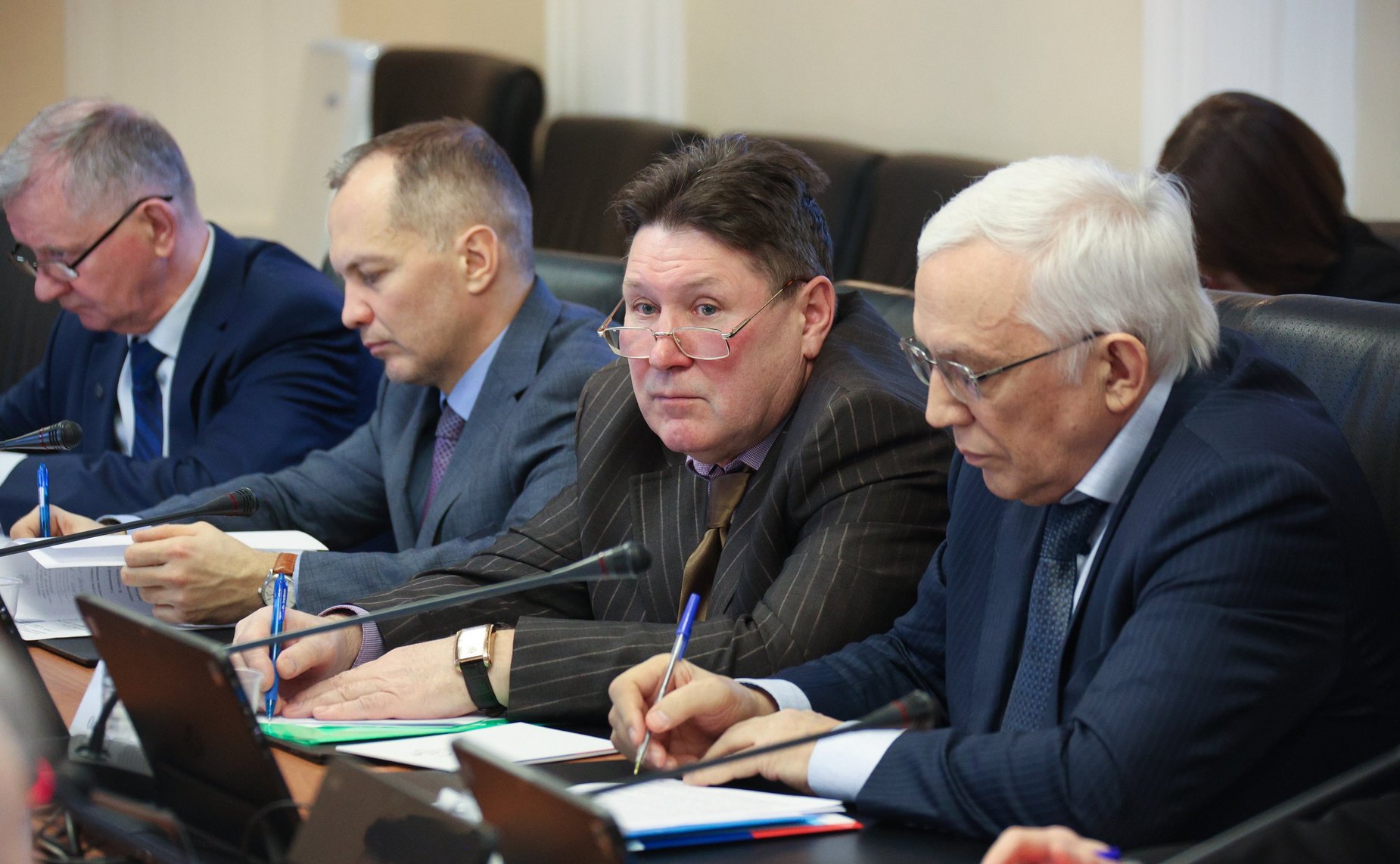 Круглый стол Комитета СФ по международным делам совместно с Комитетом СФ по обороне и безопасности