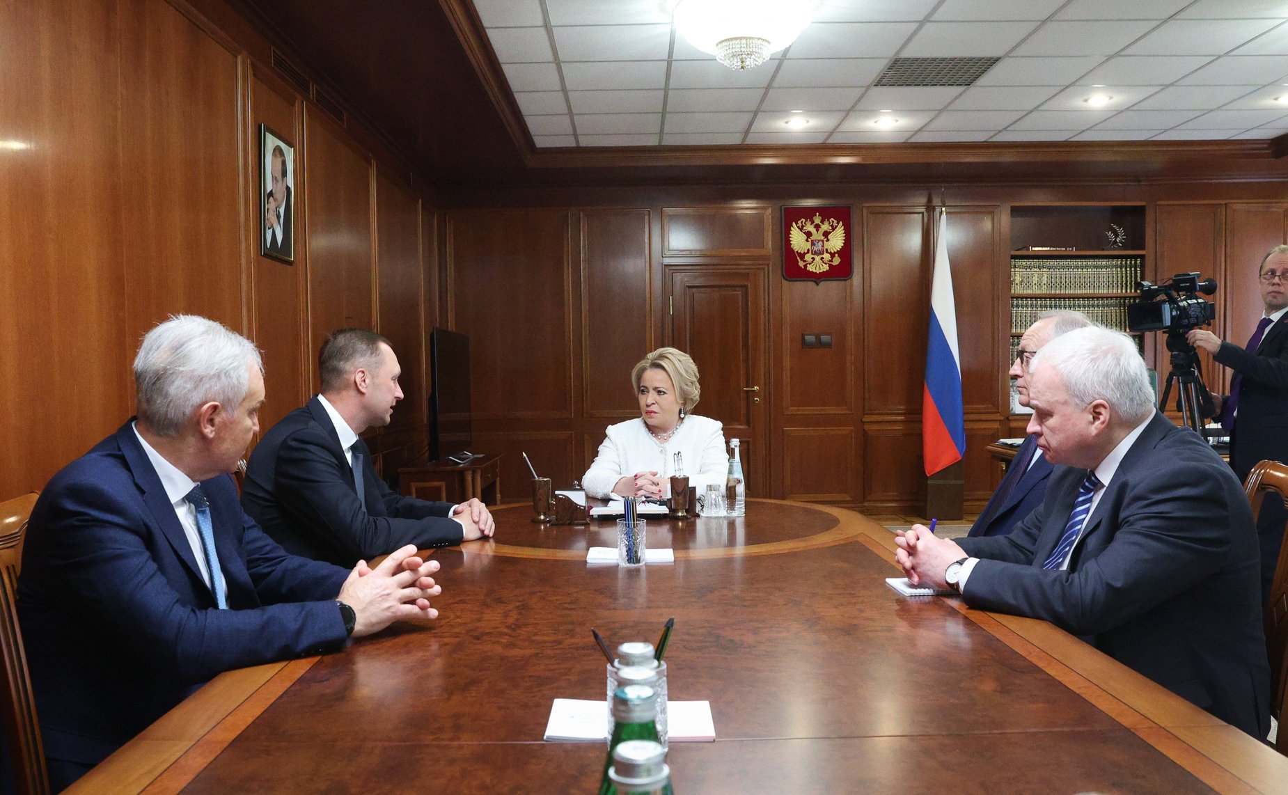 Валентина Матвиенко провела встречу с губернатором Саратовской области Романом Бусаргиным