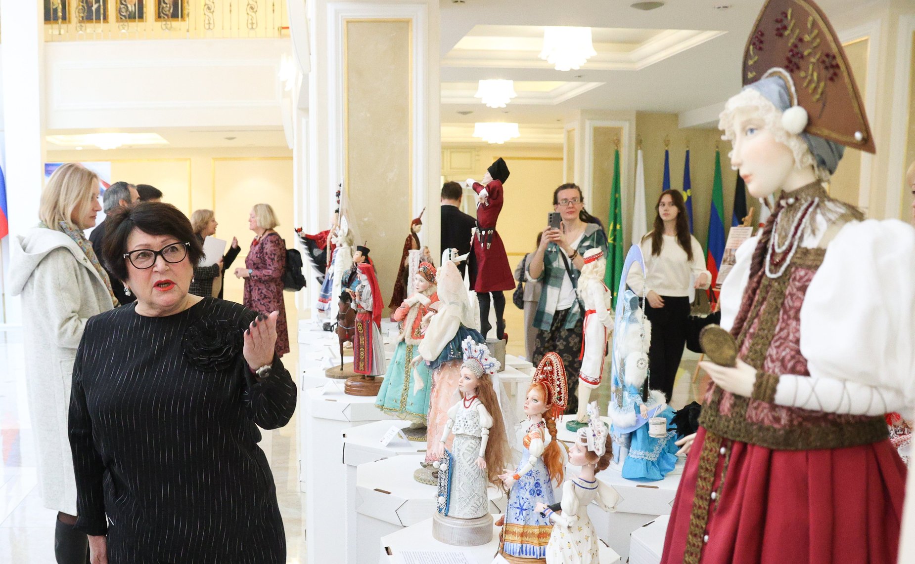 Открытие выставки, приуроченной к Дню народного единства, в рамках Фестиваля православной культуры и традиций малых городов и сельских поселений Руси «София»