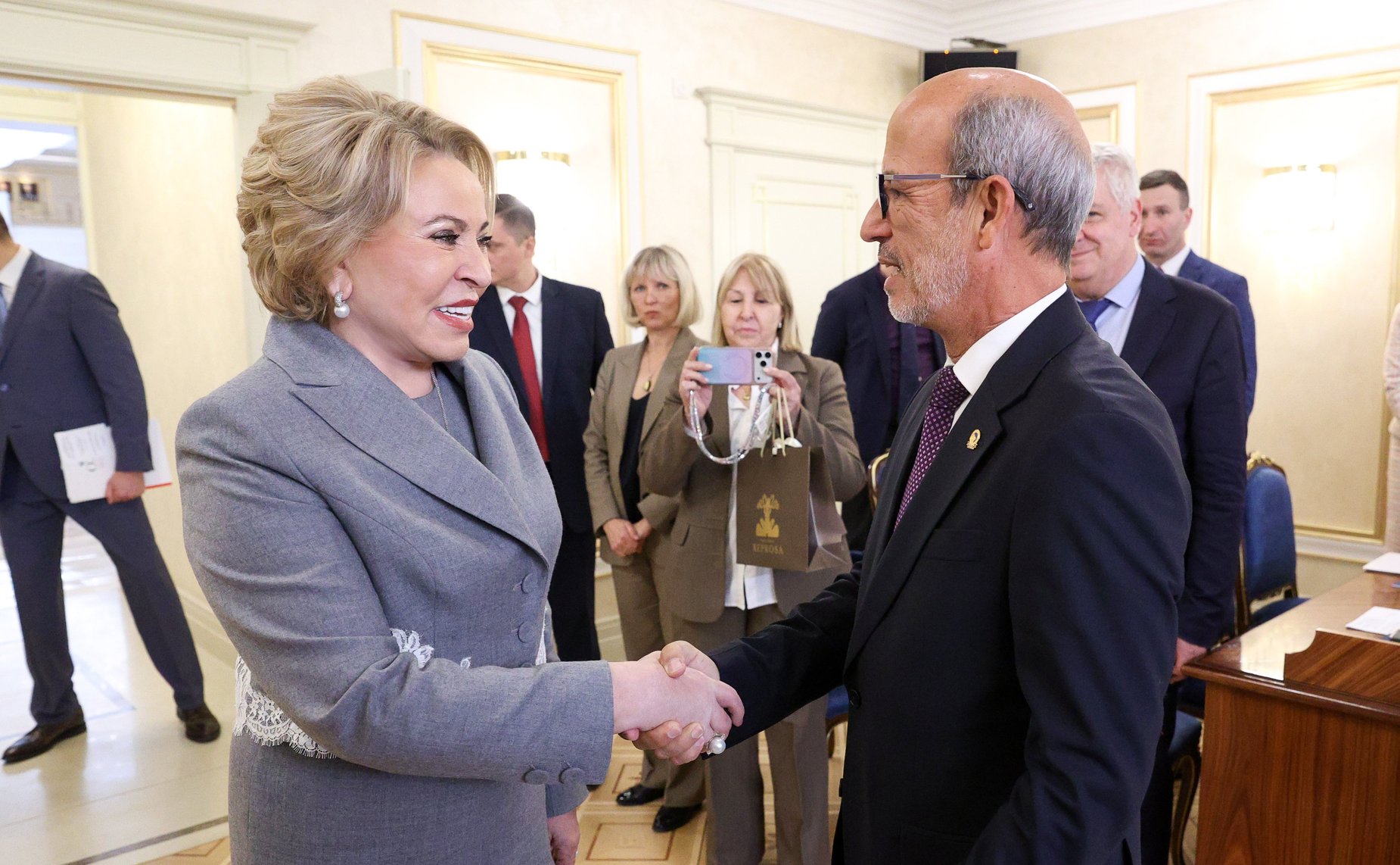 Валентина Матвиенко провела встречу с Председателем Парламента стран Латинской Америки и Карибского бассейна (ПАРЛАТИНО) Роландо Мигелем Гонсалесом Патрисио