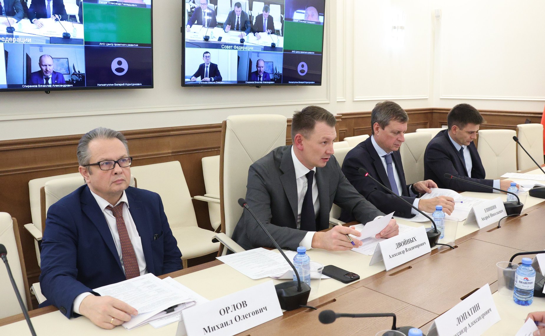 Совещание Комитета СФ по аграрно-продовольственной политике и природопользованию на тему «Доработка текста проекта ФЗ № 232894–8 «О внесении изменений в Лесной кодекс РФ и статью 11 ФЗ «О переводе земель или земельных участков из одной категории в другую»