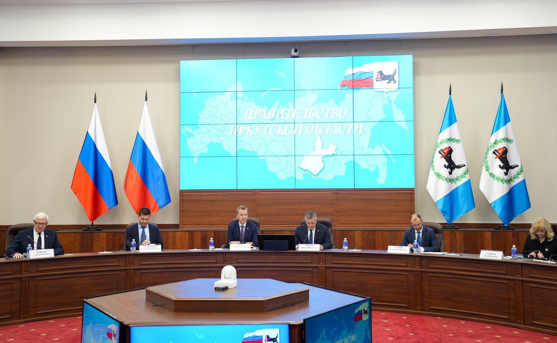 Сенаторы приняли участие в совещании по строительству школы в г. Братске