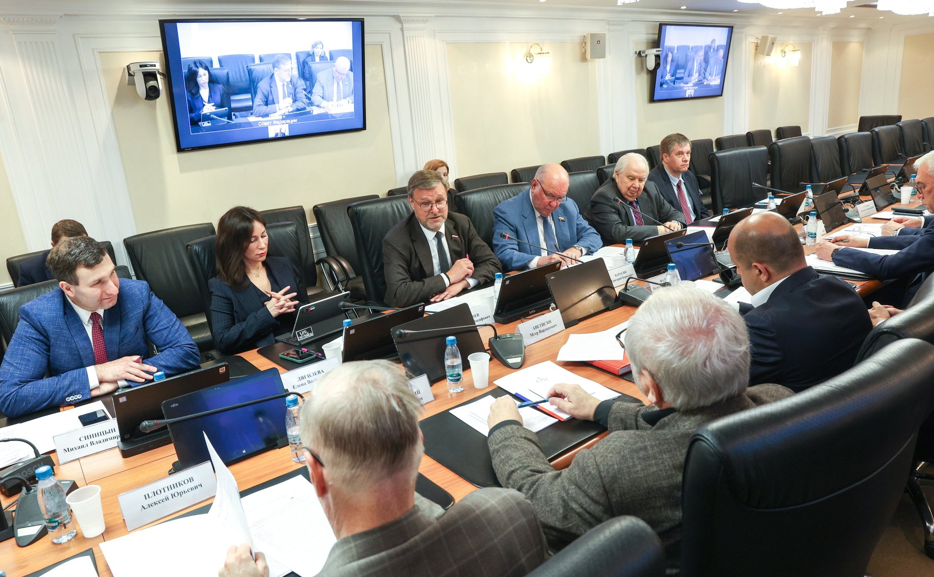 Круглый стол Комитета Совета Федерации по международным делам на тему «Объединенная Европа против России в 1941 и 2025 годах. 80-летие Великой Победы в актуальном внешнеполитическом контексте»