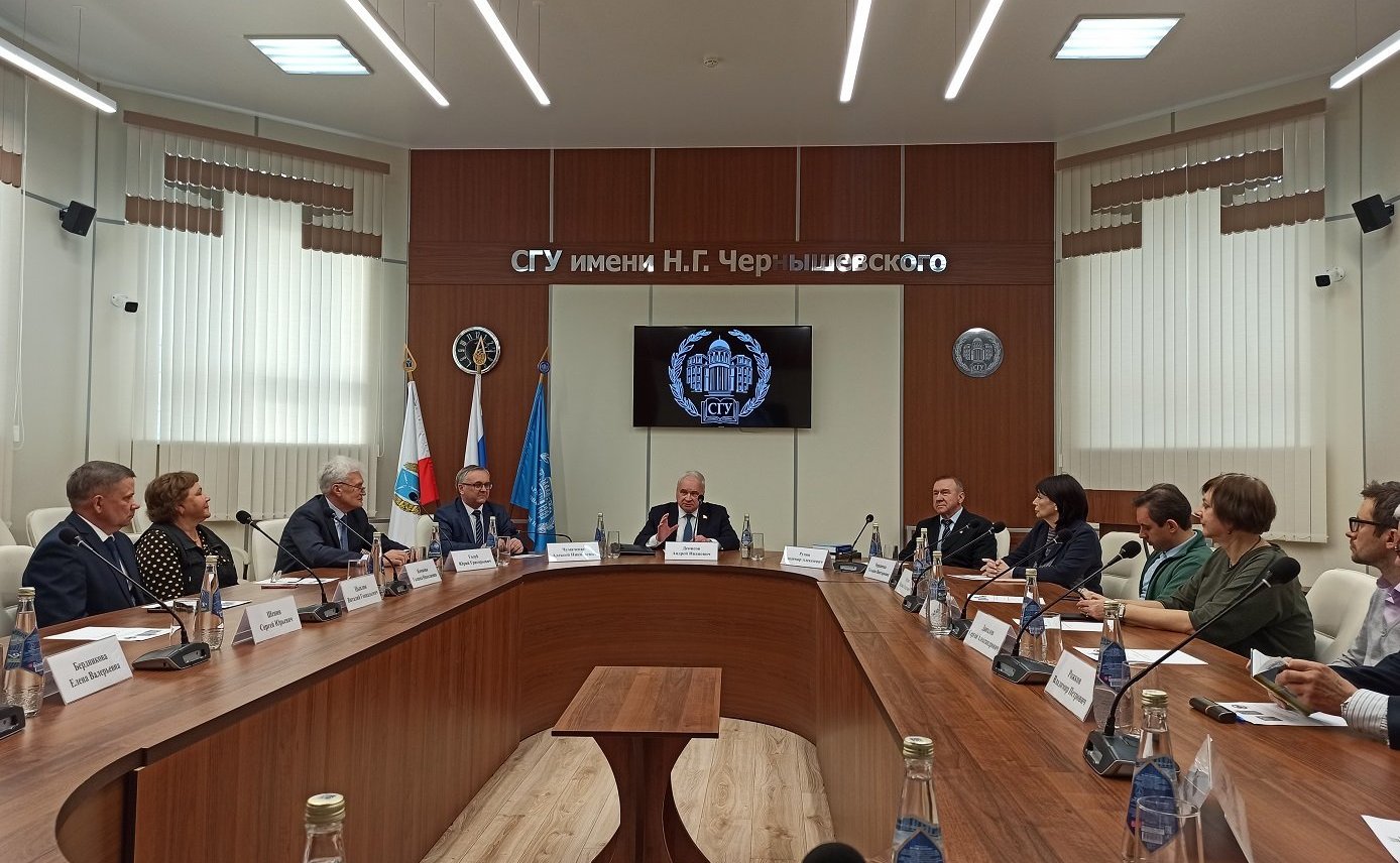 Андрей Денисов выступил перед студентами вузов Саратовской области