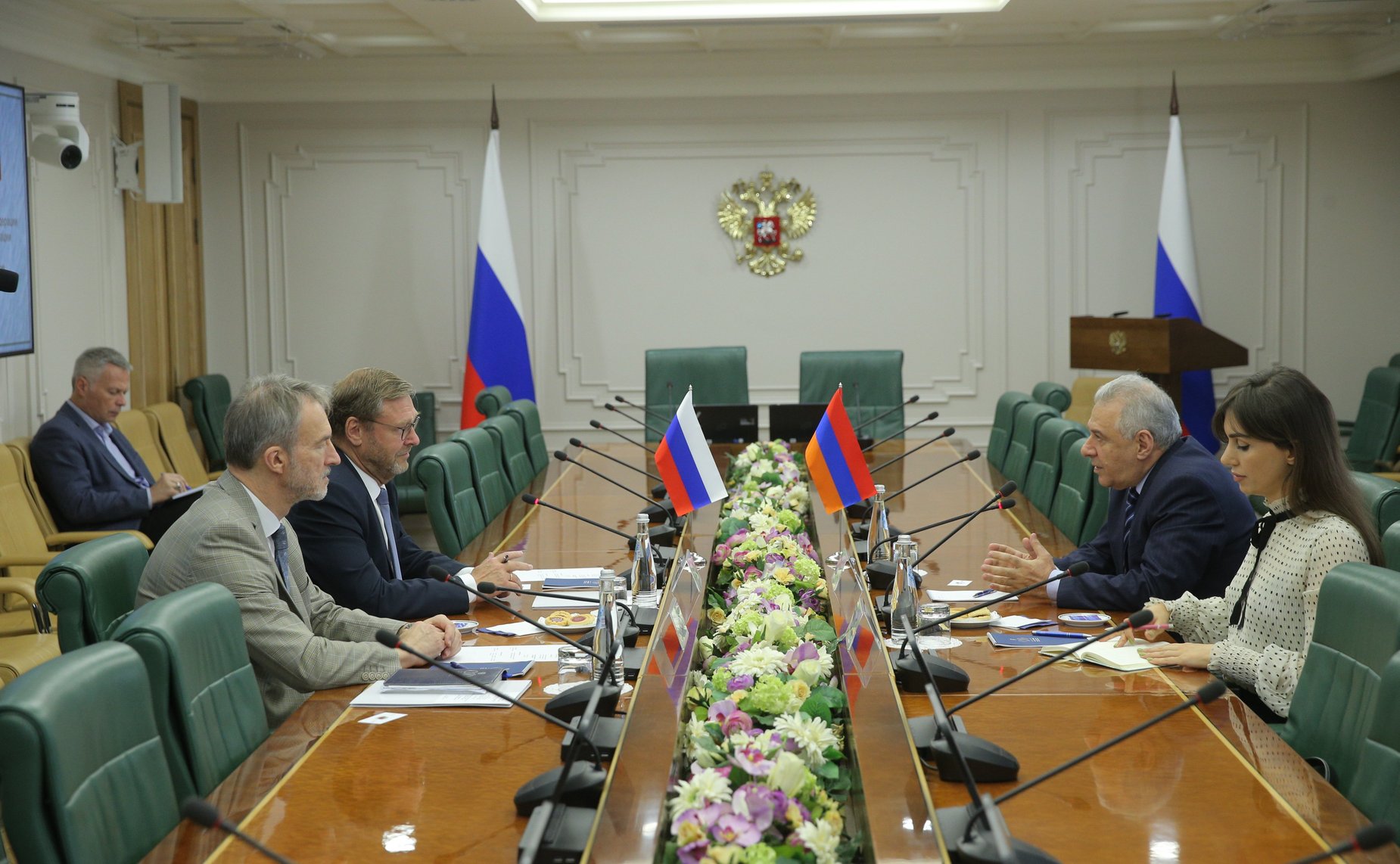 Встреча заместителя Председателя СФ Константина Косачева с Чрезвычайным и Полномочным Послом Республики Армения в РФ