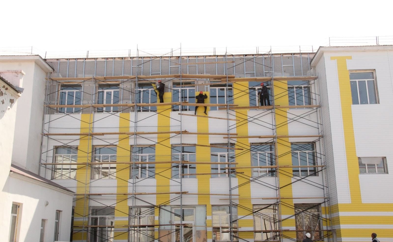 Баир Жамсуев в ходе региональной недели посетил объекты строительства и капитального ремонта в рамках национальных проектов, президентской «Единой субсидии» и государственных программ в Дульдургинском, Агинском и Могойтуйском районах