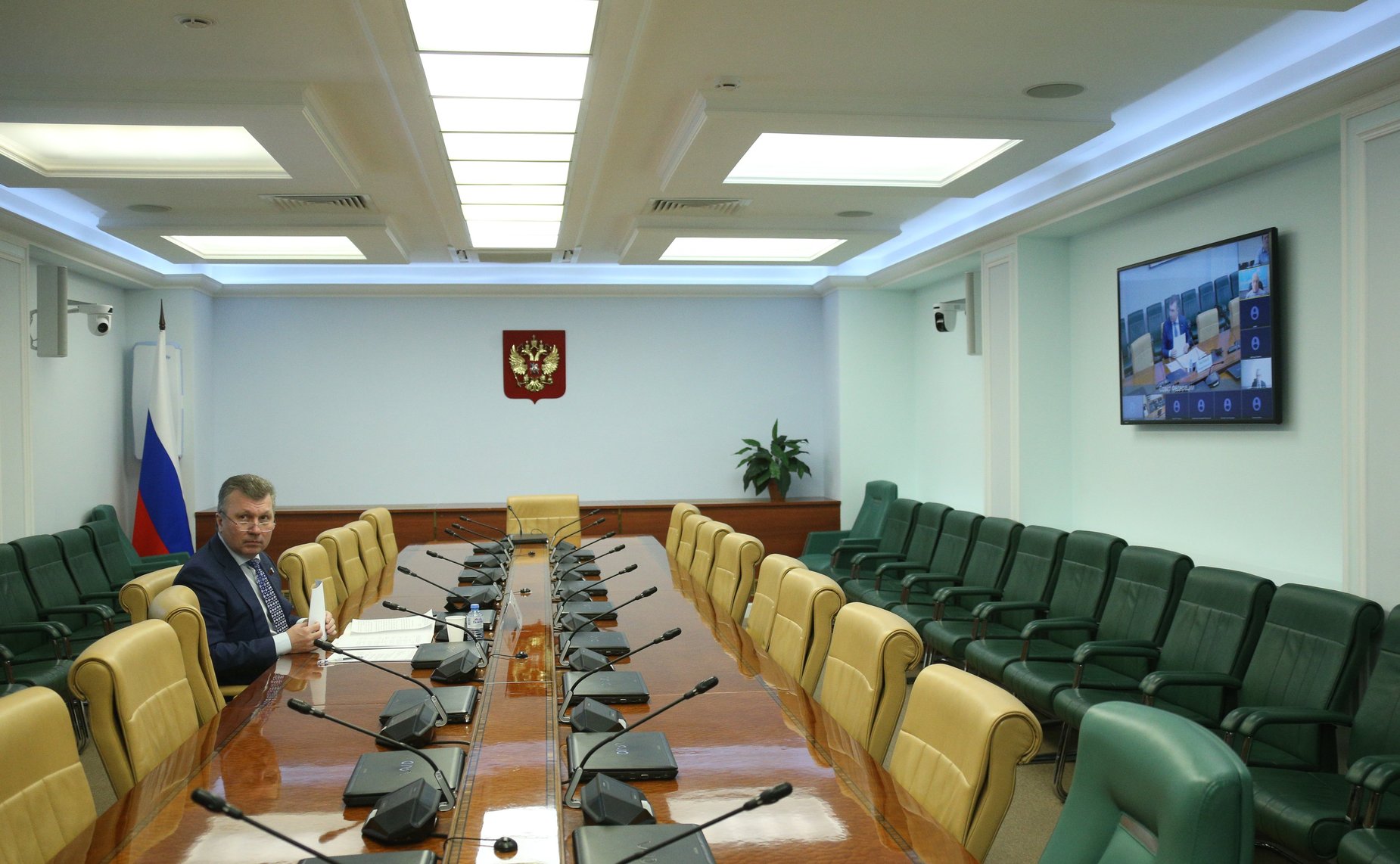 «Круглый стол» на тему «Перевод в цифровой формат государственной услуги по выдаче специальных разрешений на движение по автомобильным дорогам тяжеловесных и (или) крупногабаритных транспортных средств»